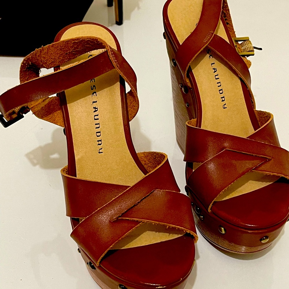 Women’s shoe